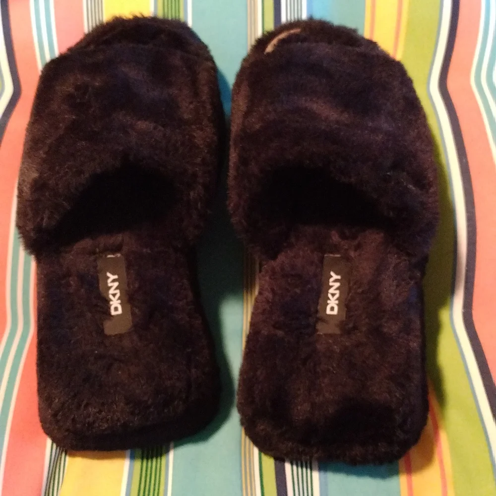 DKNY faux rabbit fur shoes - Picture 3 of 4